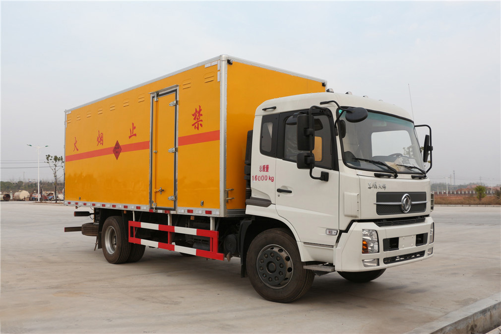 東風天錦6.6米爆破器材運輸車【一類】