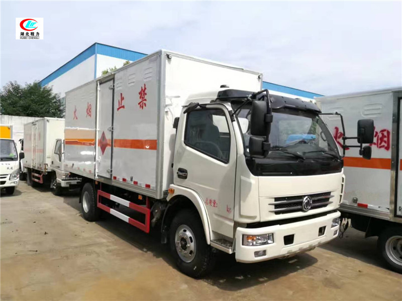 東風5.1米易燃氣體廂式運輸車【二類】