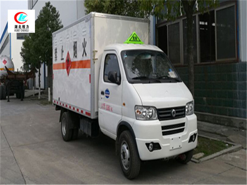 東風俊風3.3米易燃氣體廂式運輸車【二類 藍牌】